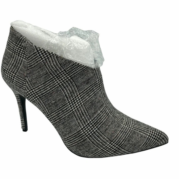 Journee Collection Demmi Plaid Bootie Sz: 8.5 - Picture 2 of 7